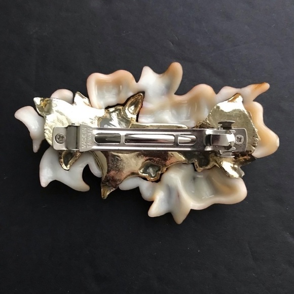 Barrette Bundle, Vintage Amber and Gold Floral Clip & Long Textured Gold Clip - Picture 8 of 16